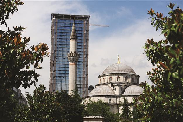 Şişli mayor blamed over allowing skyscraper