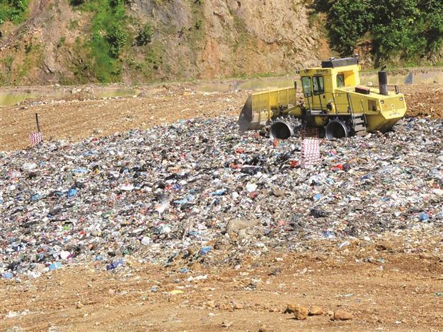 Turkish director’s film accelerates work in garbage dump