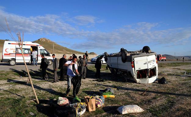 Five killed as minibus driver suffers heart attack, flies off cliff