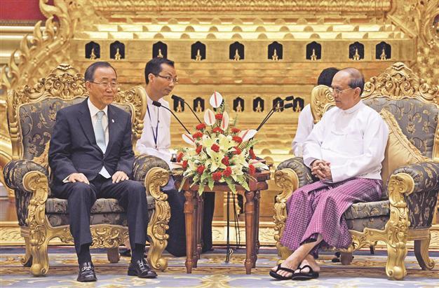 Myanmar’s Suu Kyi ends oath dispute