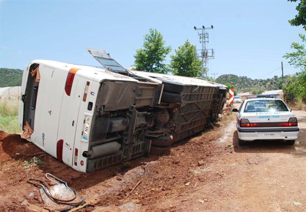 Russian tourist injured in traffic accident in Turkeys south