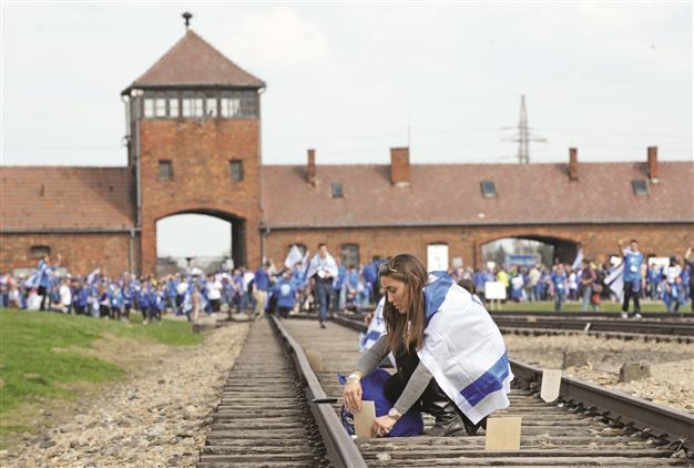 Poland seeks apology for Obama’s Nazi camp words