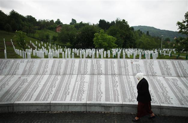 War crimes, not genocide in Srebrenica: Serbian president