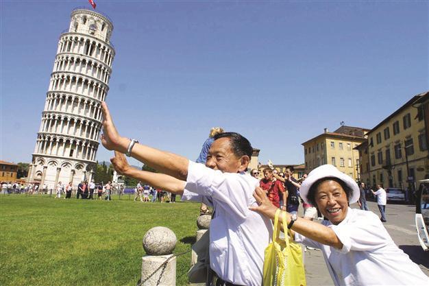 Prepare for 100 million Chinese tourists: report