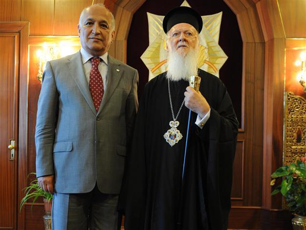 Red Crescent assists Fener Patriarchate
