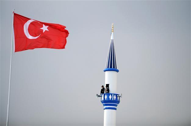 Turkey says over 2,000 Syrians flee in 3 days