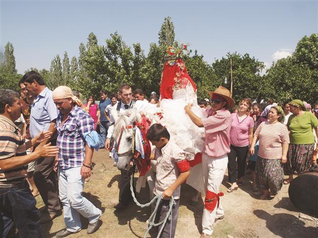 Two-day village wedding tradition in Karacahayıt