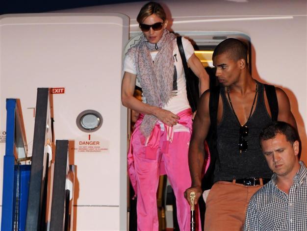 Madonna arrives in Istanbul with 200 person entourage