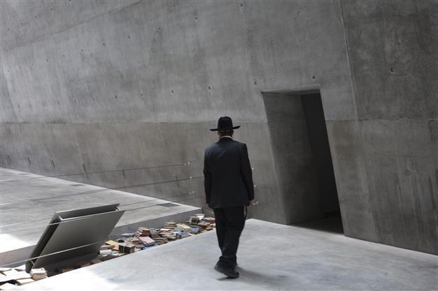 Pro-Hitler graffiti found at Israels Holocaust museum