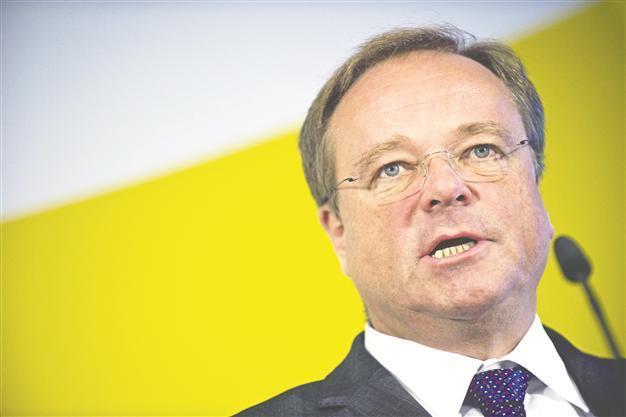 Probe opens into German flying carpet
