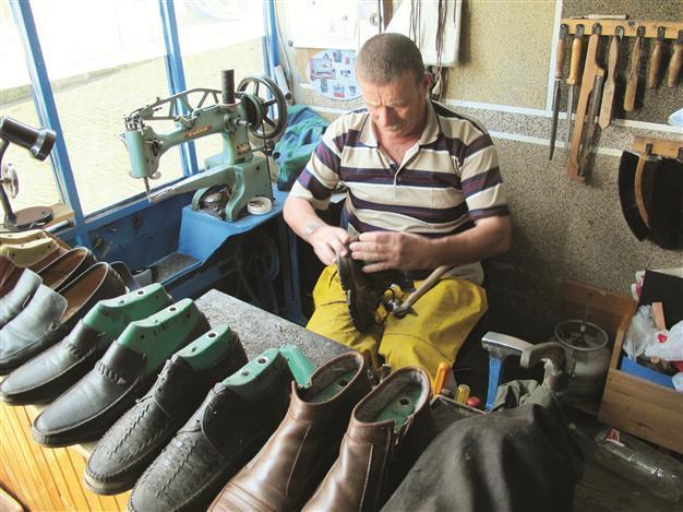 Craftman in small town offers special treatment