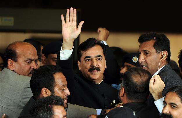 Pakistan opposition demands PMs resignation