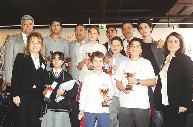 Future cartoonists receive award at ceremony