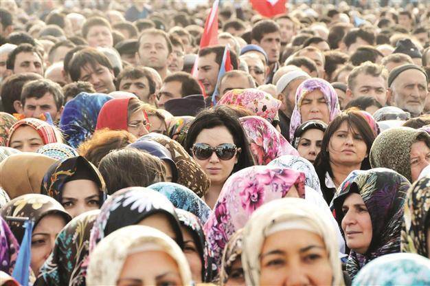 AKP women urge no ban on hijab