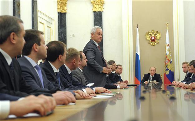 Key names keep seat in Putin gov’t