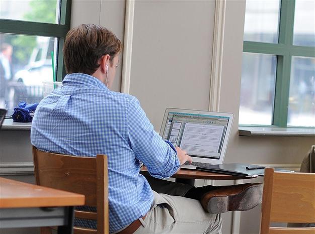 Internet switches to IPv6, for breathing room