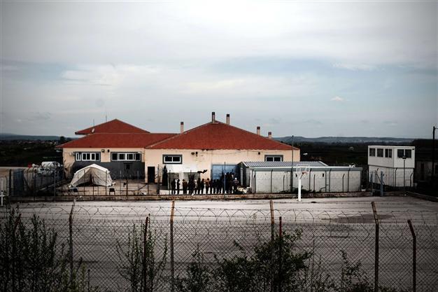 Turkey-Greece border threatens visa-free Europe