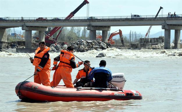 More bodies in minibus recovered from creek