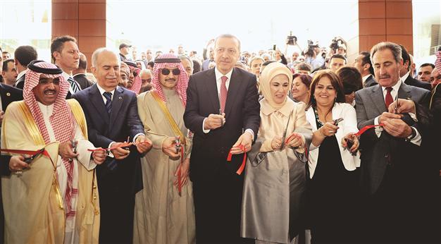 Premier seeks out more Arab tourism