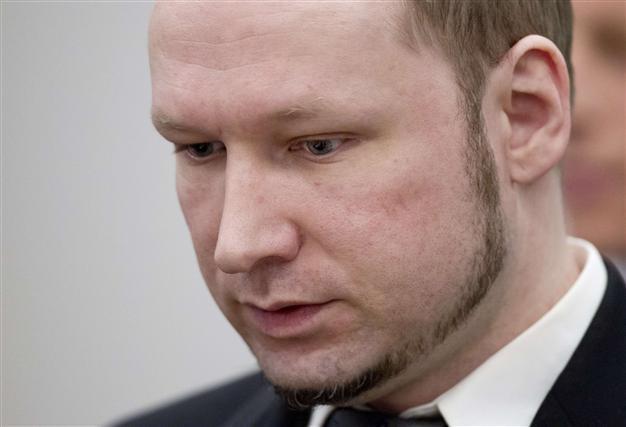Breivik offers apology to his non-political victims