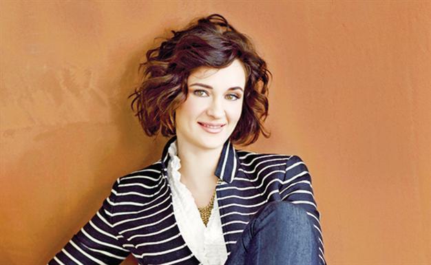 Anjelika Akbar to sing in İzmir