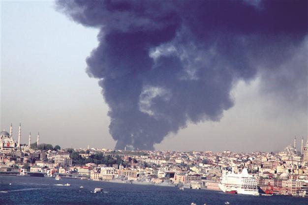 Heavy Istanbul fire damages more than sixty businesses
