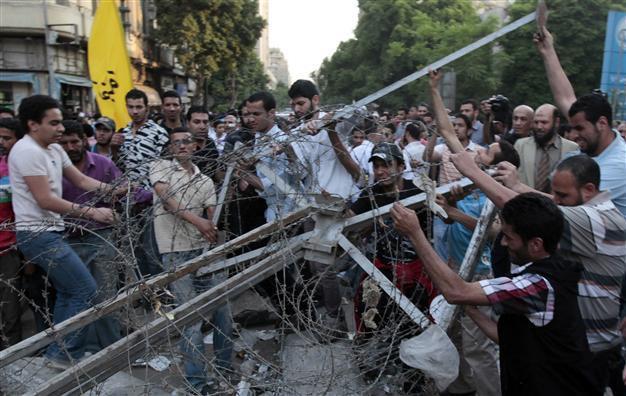 Egypt interior ministry quells riot police protest: report
