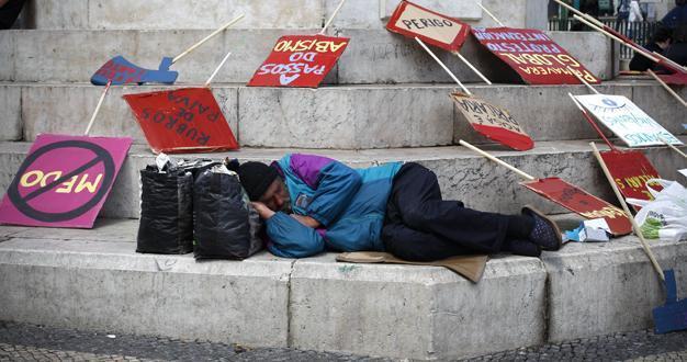 Portugal to forgo public holidays in austerity drive