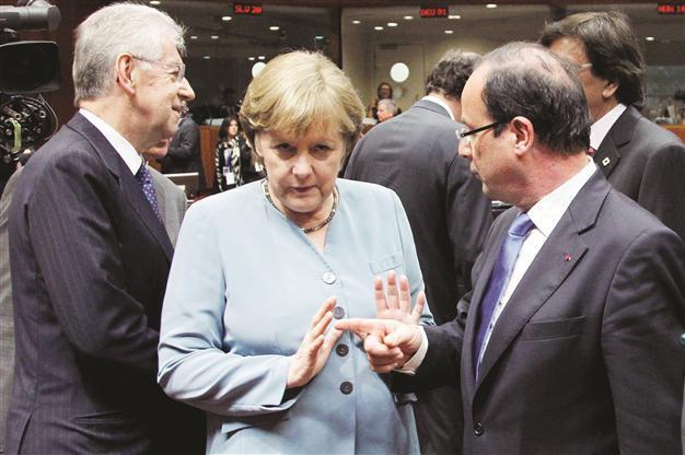 Merkel continues war of words on euro’s future