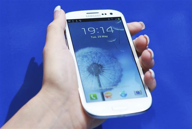 New Samsung chief vows more focus on software
