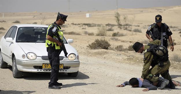 Two gunmen, Israeli killed in Egypt border ambush