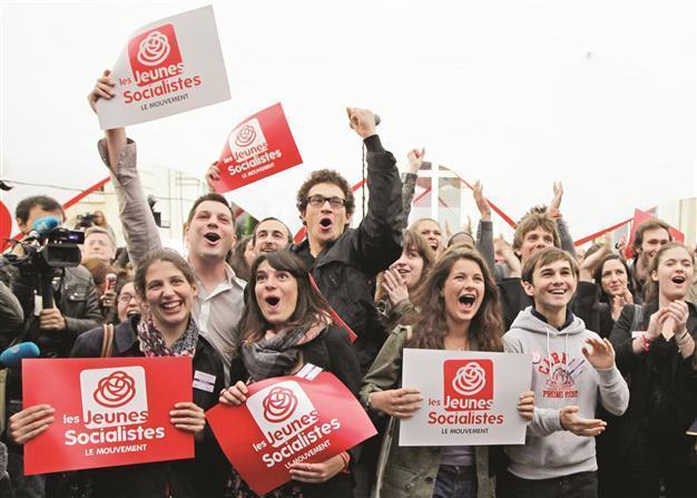 Socialists sweep French Parliament