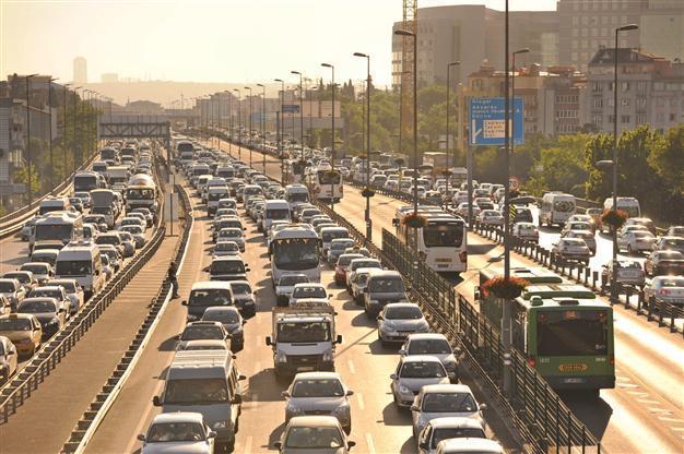 Bridge work brings traffic in Istanbul almost to halt