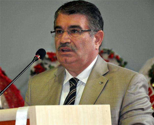 Turkish minister deplanes following passengers’ protest