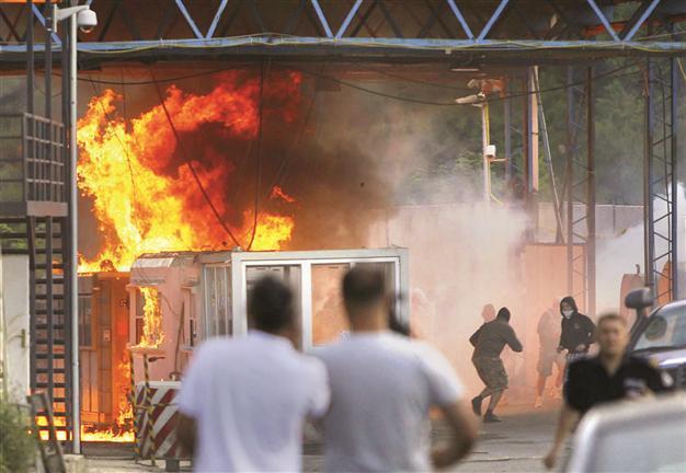 Tension rises in N Kosovo with grenades