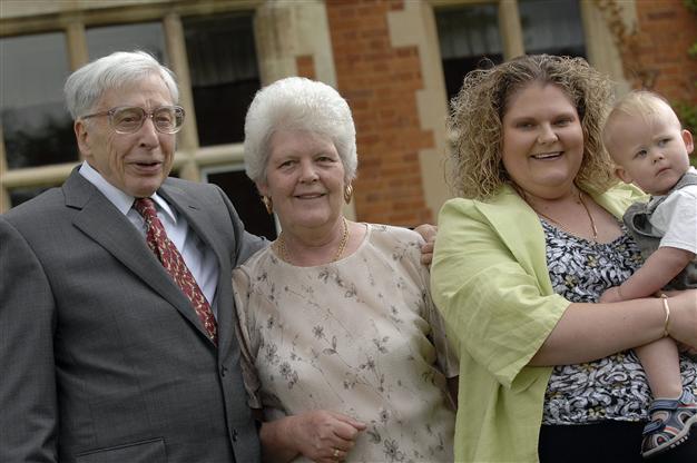 Mother of worlds first test tube baby dies in Britain