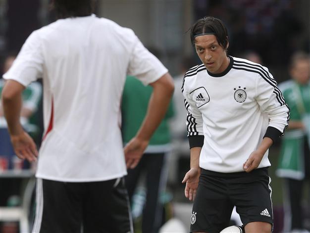 Racist Twitter attack on Turkish player is revolting: German minister