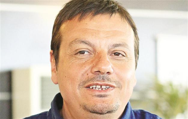 Beşiktaş loses sponsor and coach