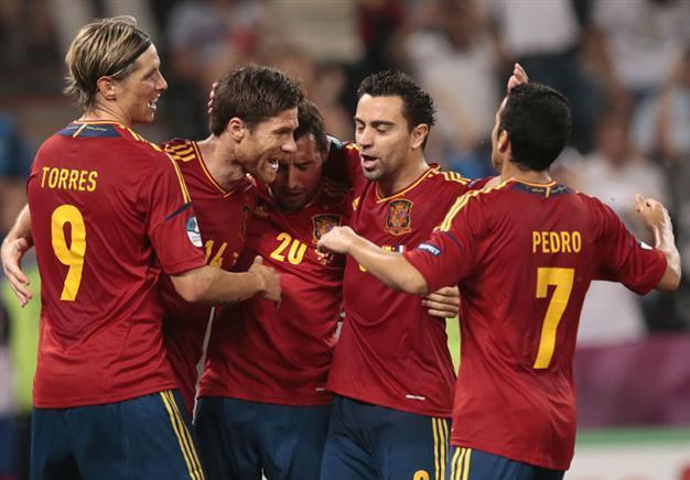 Centurion Alonso sends Spain into Euro semi-finals
