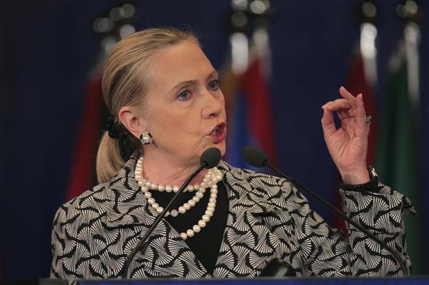 Clinton condemns Syria for shooting down Turkish jet