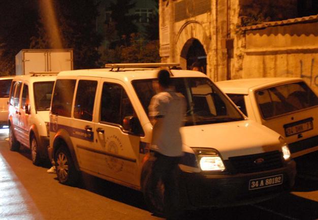 Turkish policemen say their hands were hurt in beating