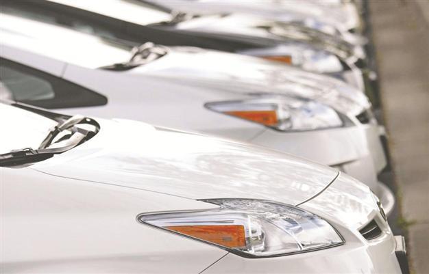 Auto market shrinks 19.26 pct, exports up