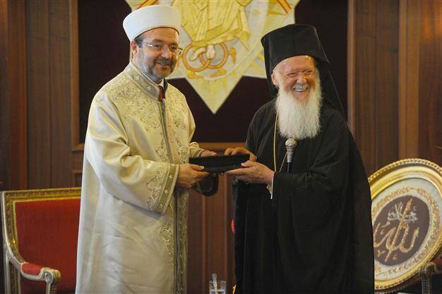 Religious leaders meet at the Greek Patriarchate for historic visit