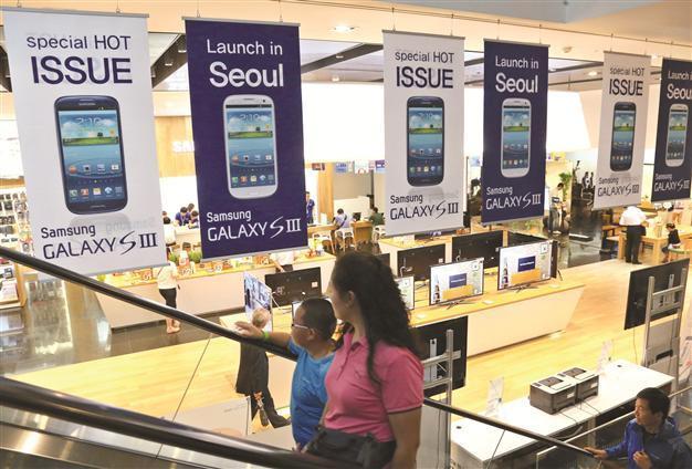 Samsung expects profits