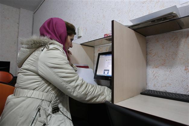 Iran to crack down on web censor-beating software