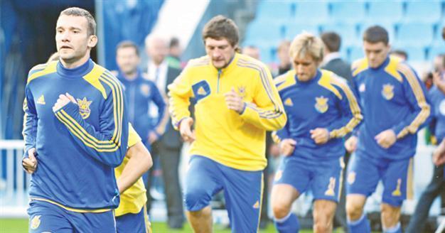 Ukraine feeling the pressure in opener vs Sweden