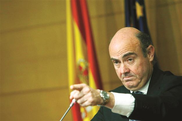 Spain scrambles to price rescue