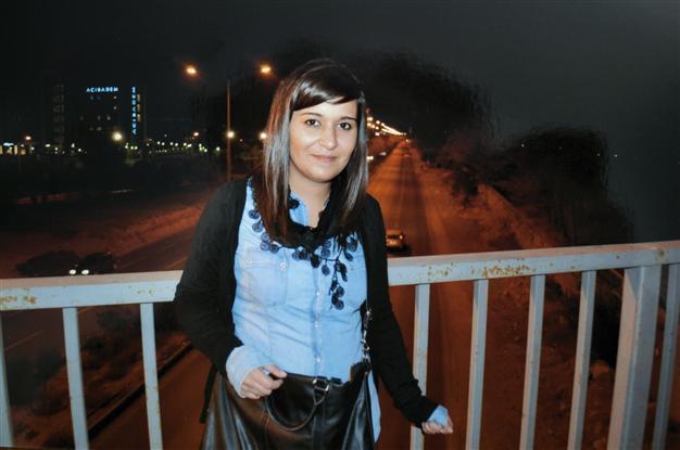 Mother refuses to leave Turkey for France without arrested daughter