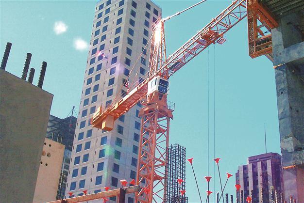 Account deficit narrows on revenues in services