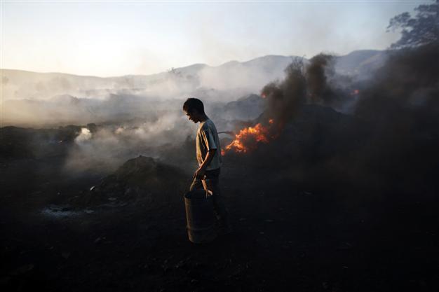 Greece worried by fire-fighting resource shortages: minister